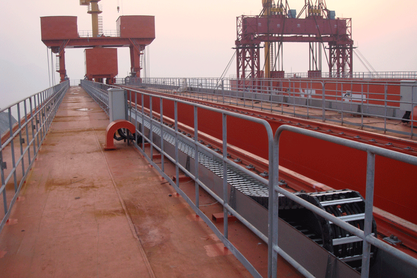 港口工程鋼制拖鏈應用案例
